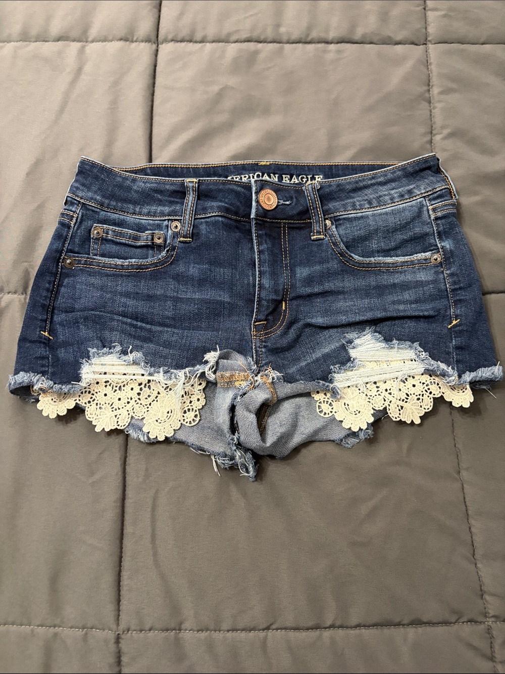 AE size 4 shorts